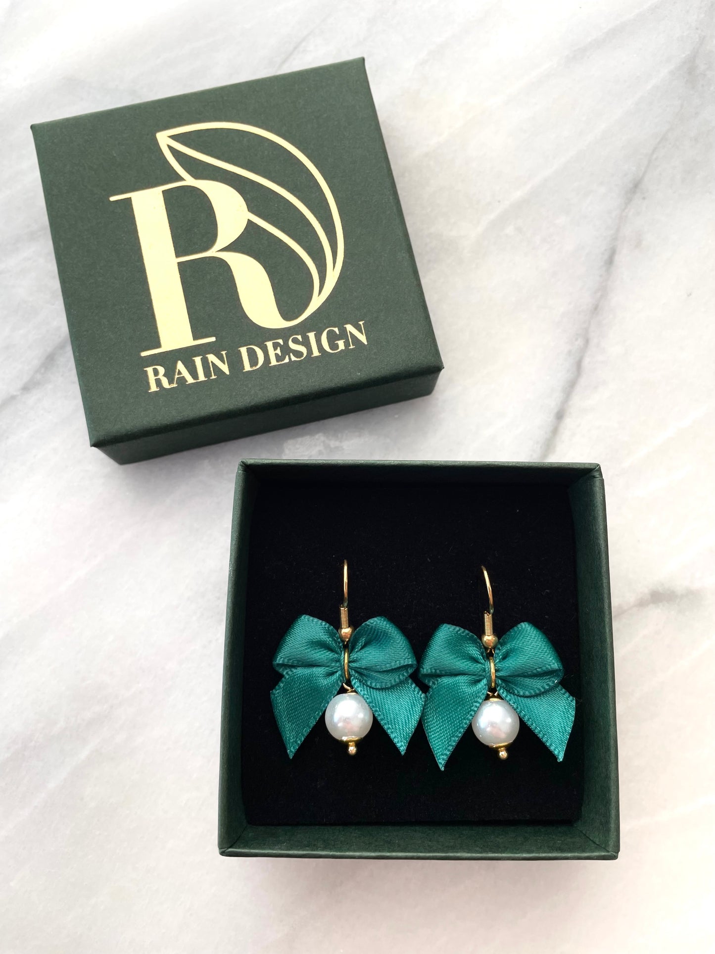 Holly green earrings