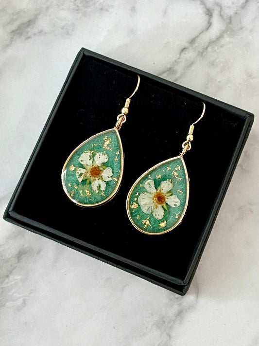 Wild strawberry green earrings