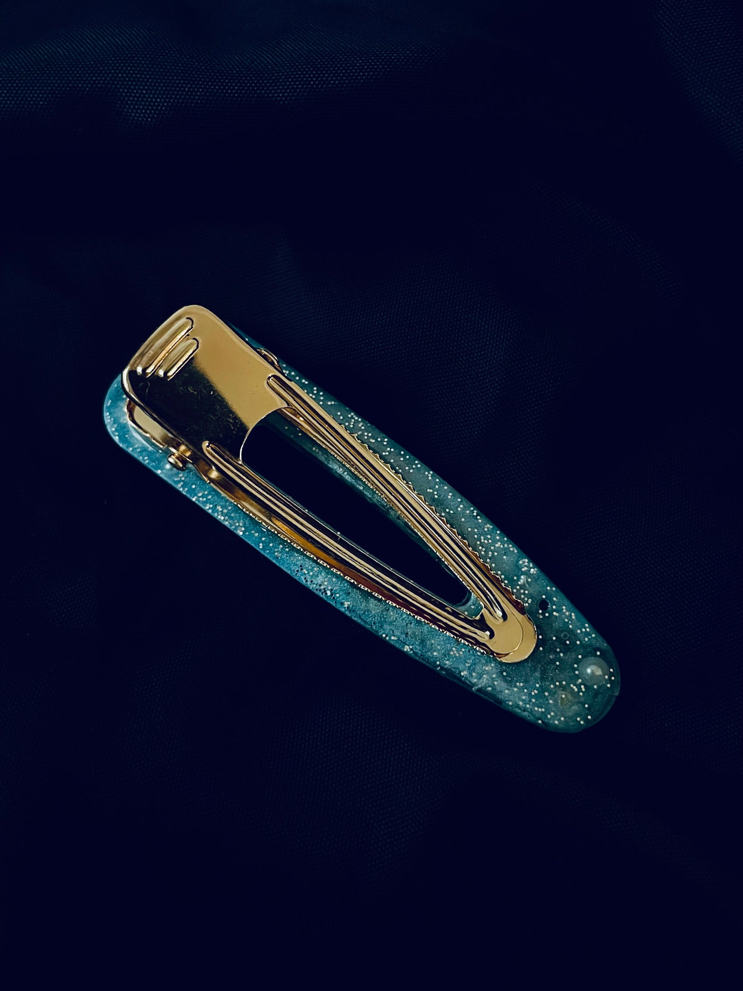 Winter bloom hairclip