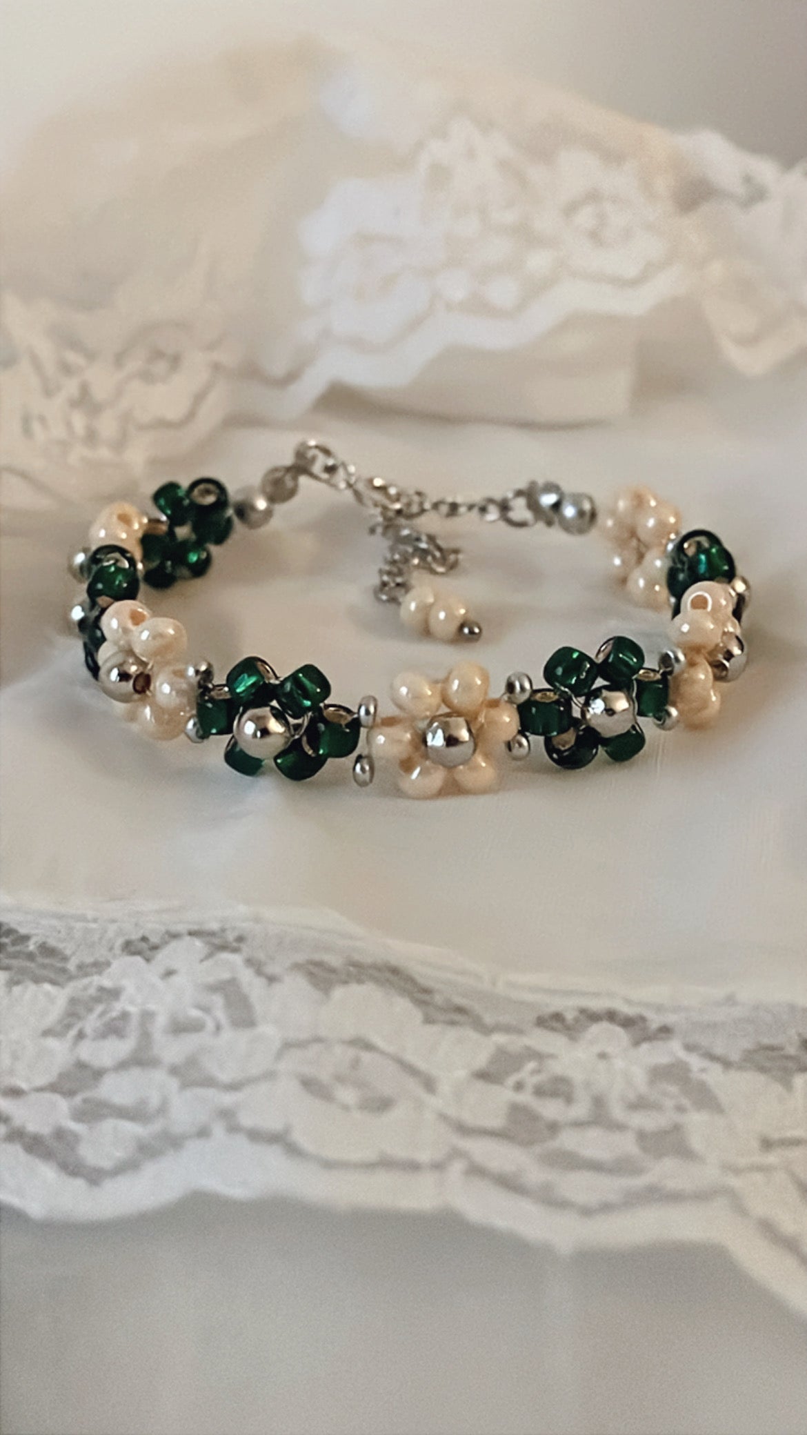 Daisy Christmas festive