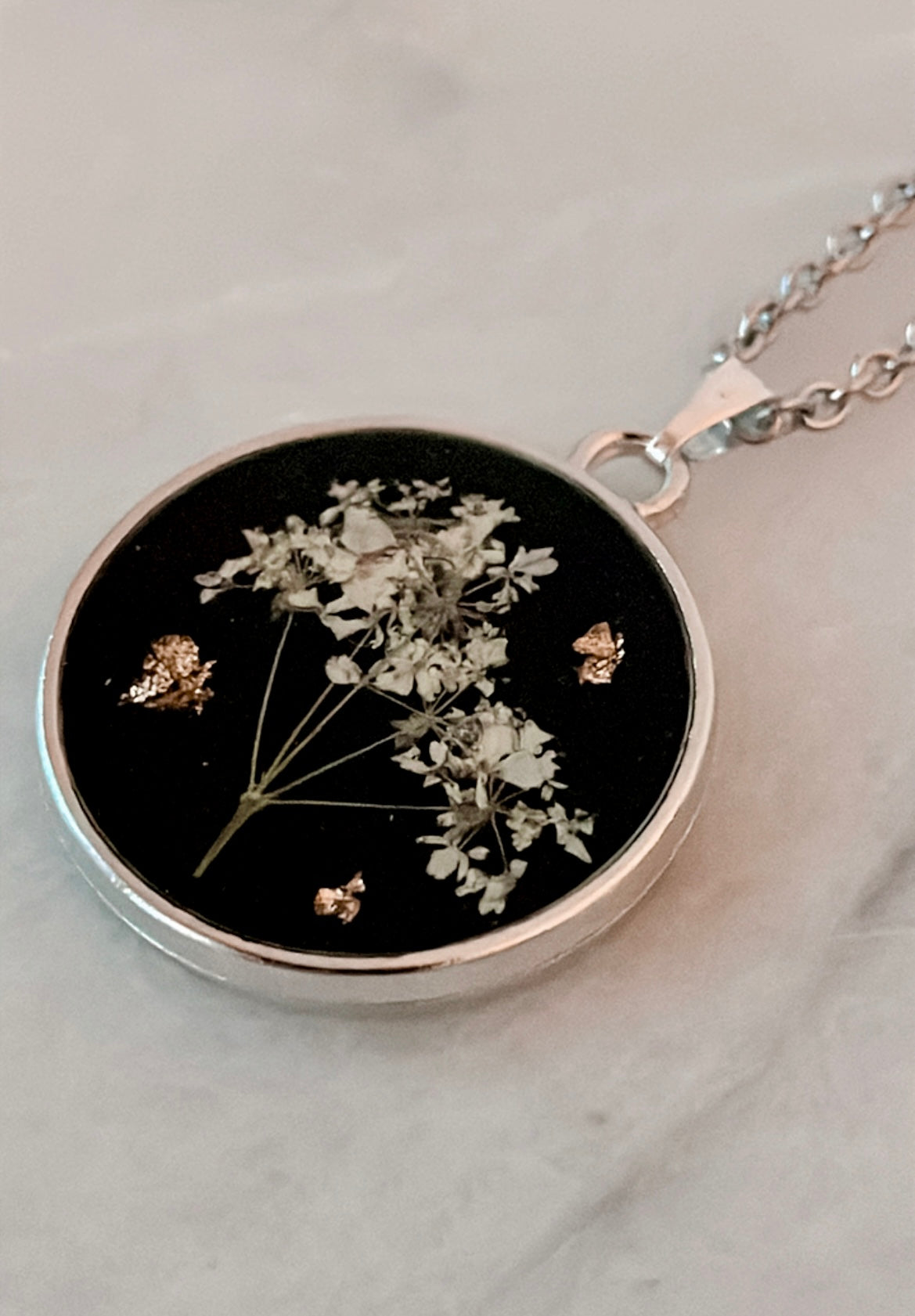 Lily silver necklace